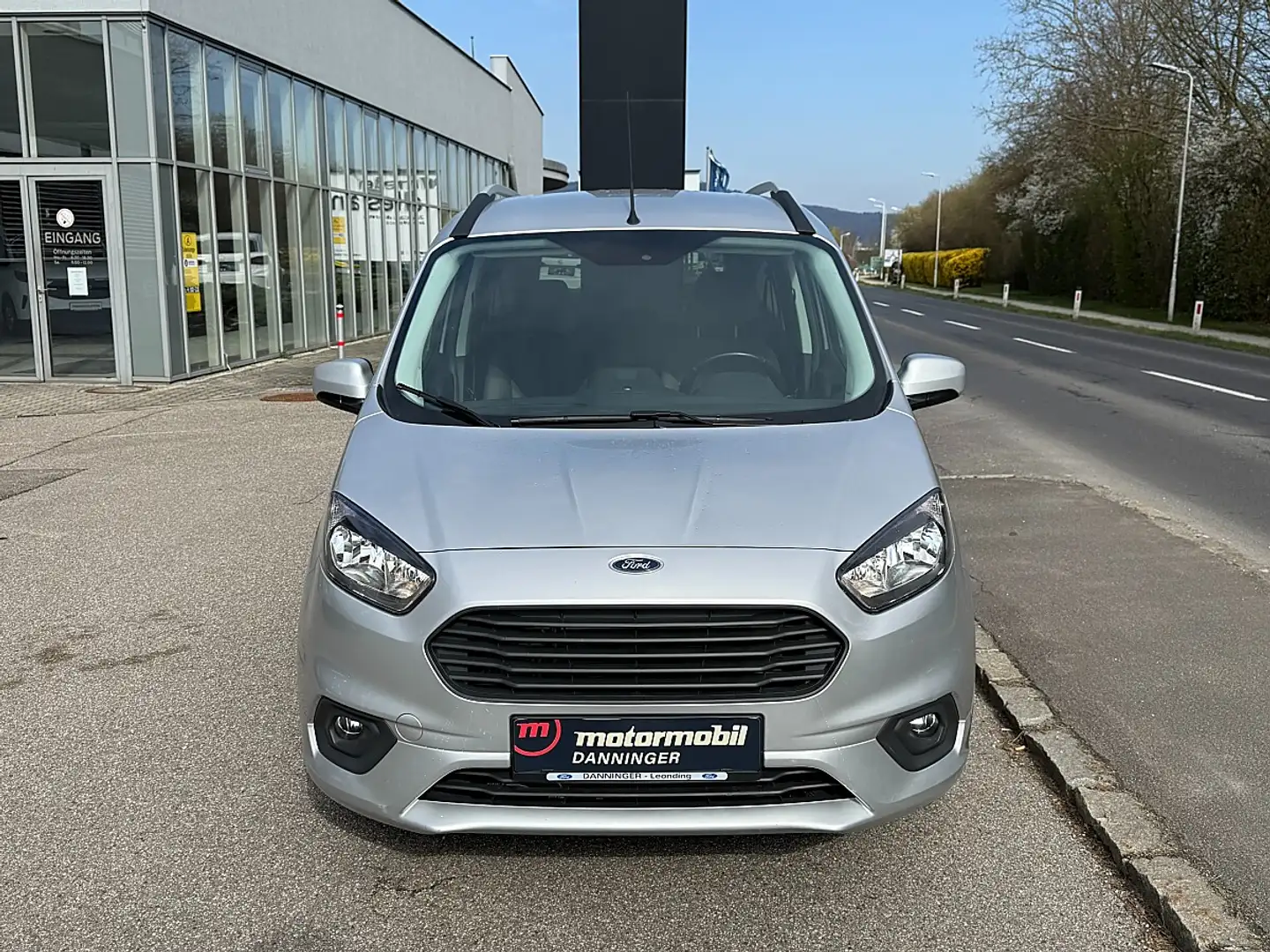 Ford Tourneo Courier 1,0 EcoBoost Trend Silber - 1