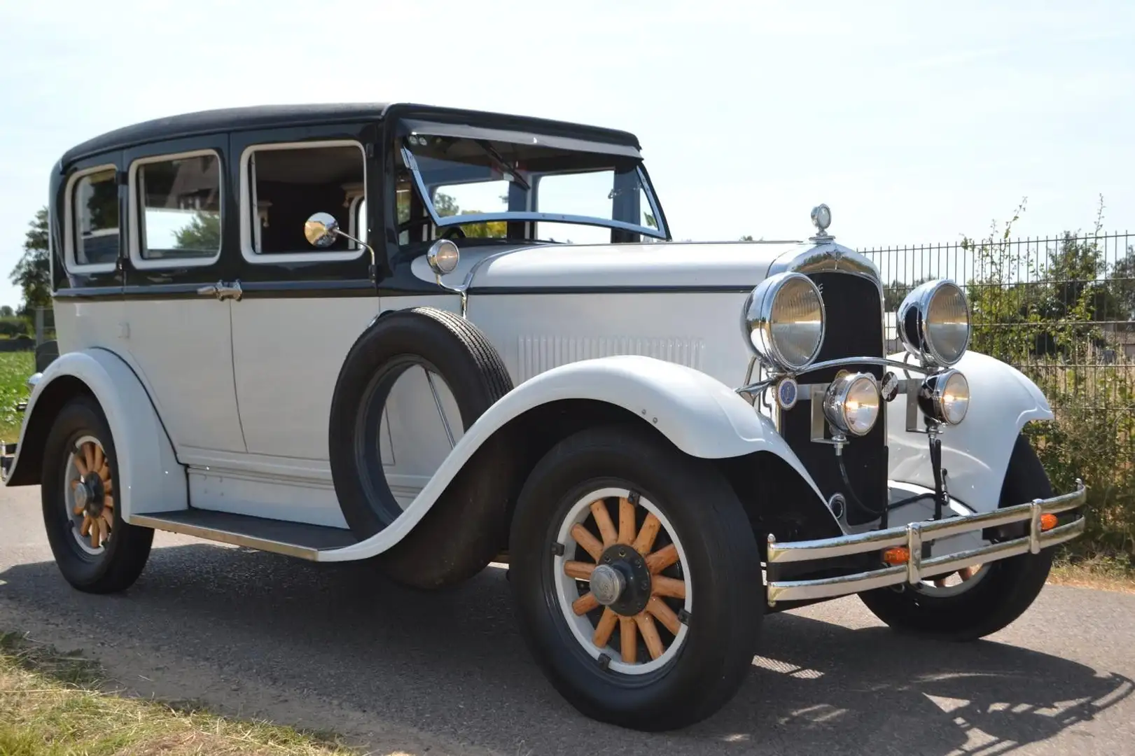 Dodge Victory Serie DA 1929 Oldtimer Biały - 1