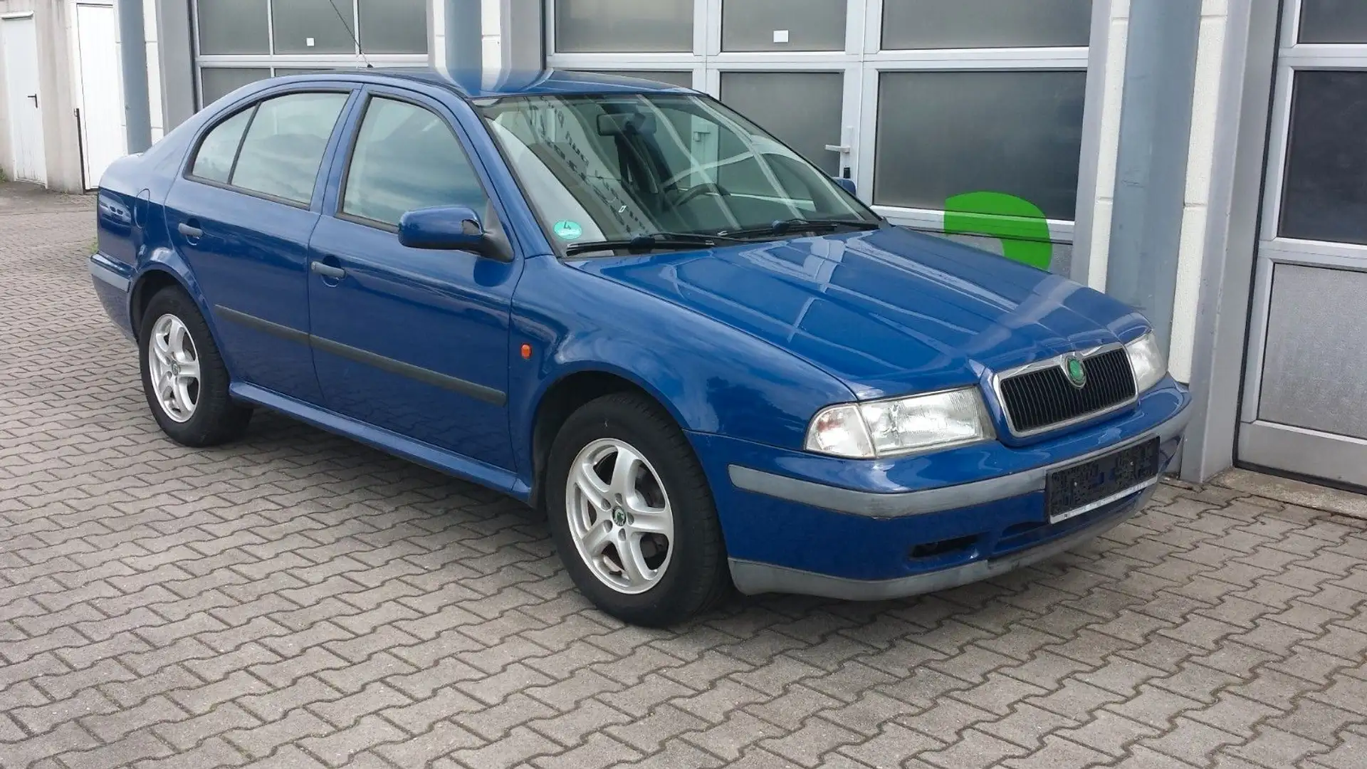 Skoda Octavia Lim. 1,6l TÜV NEU ! plava - 1