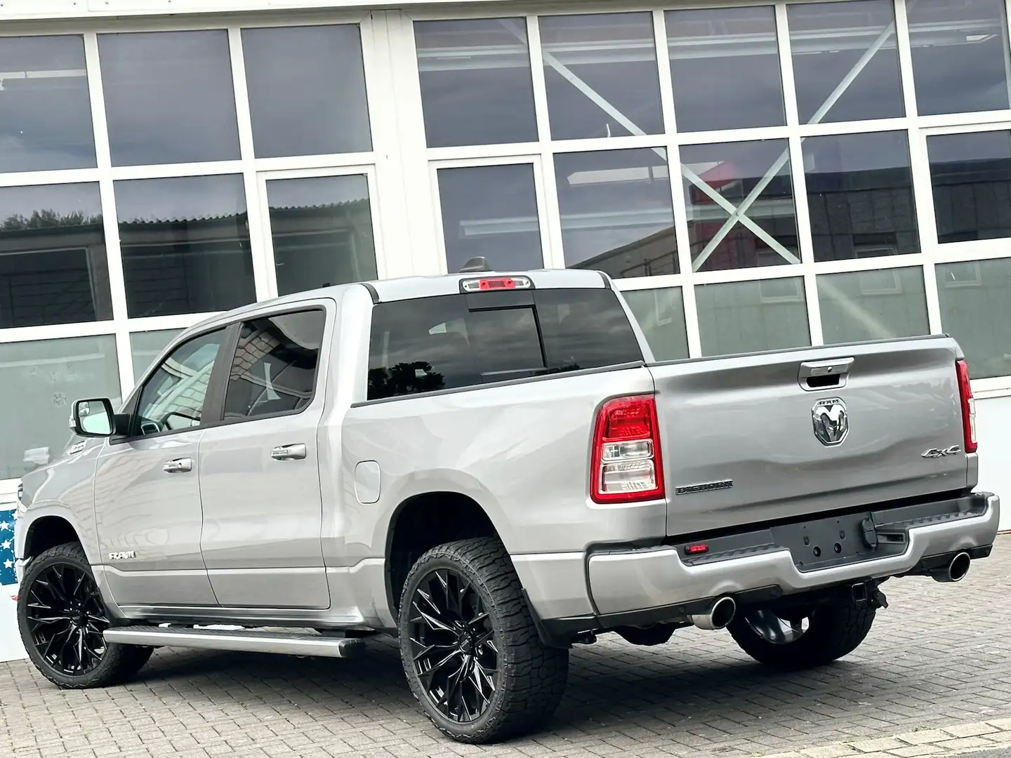 Dodge RAM 1500 Bigh. 5,7 4x4 Mwst 12´´Displ. Pano 22´´ Argent - 2