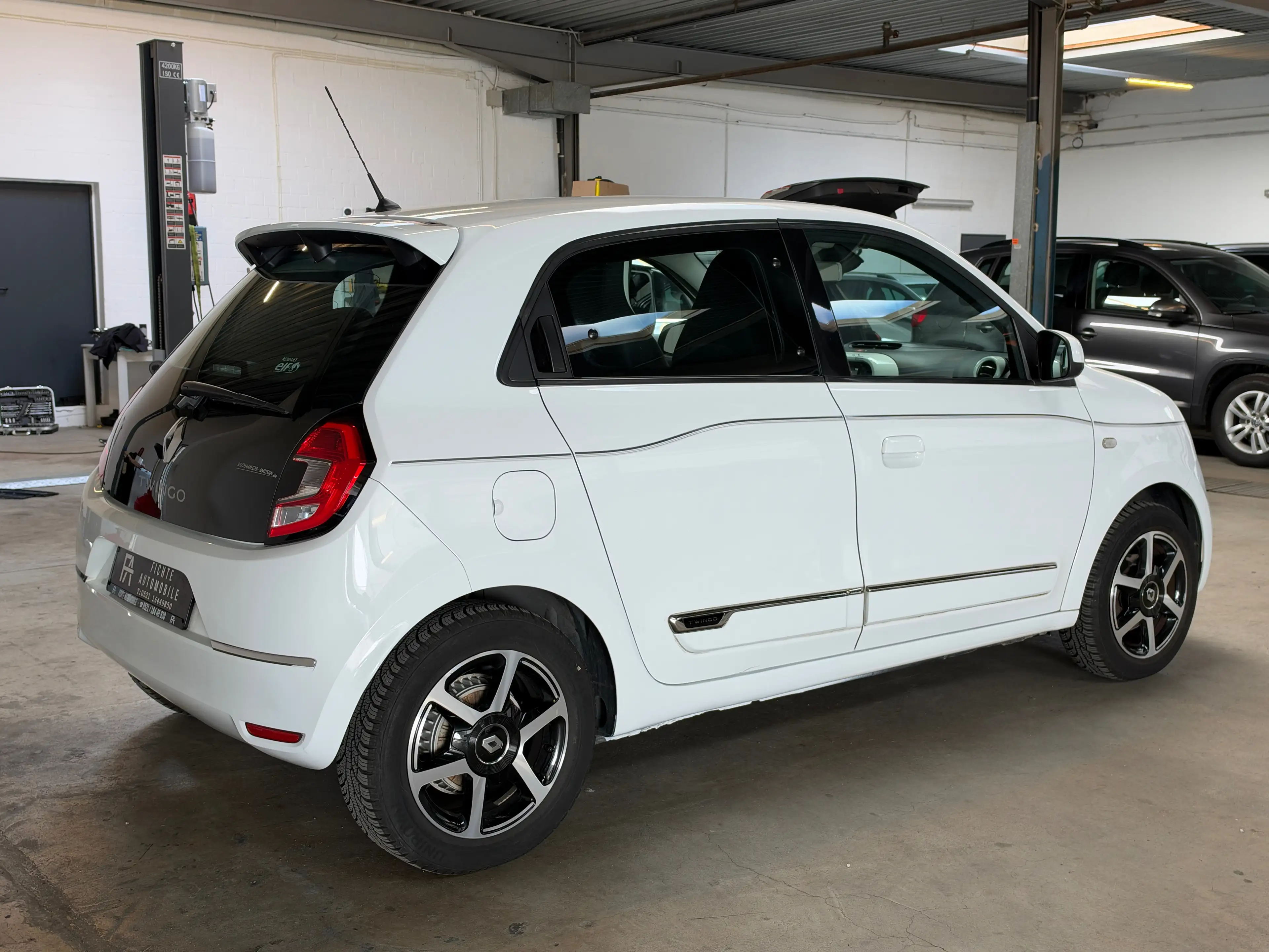 Renault Twingo Intens Automatik Klima Temp CarPlay — photo 4