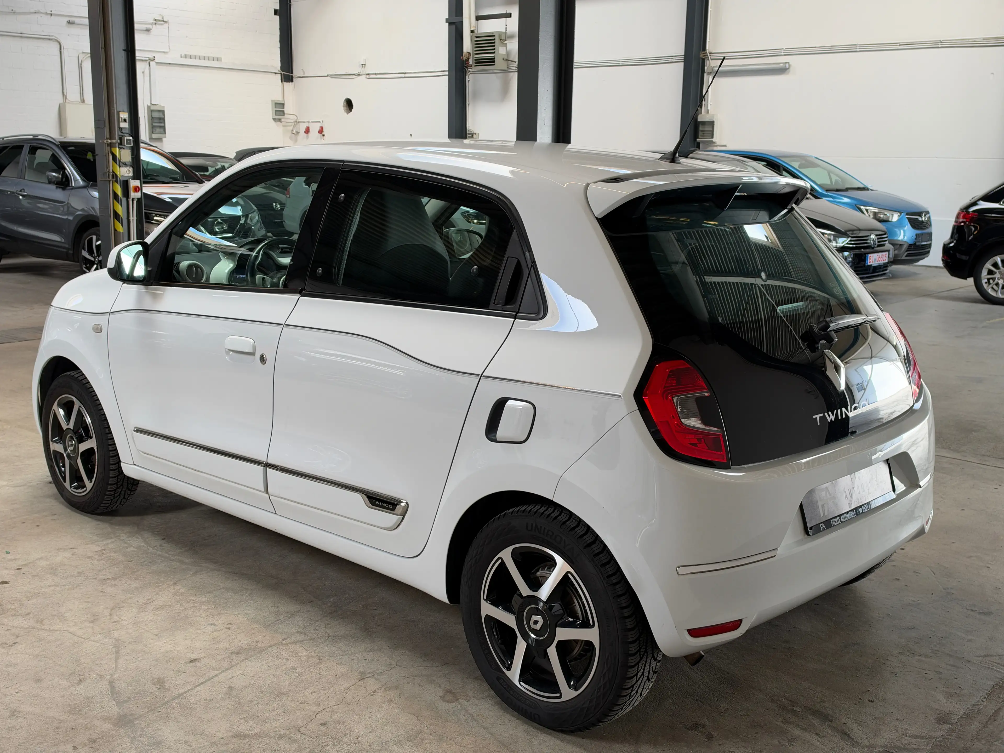Renault Twingo Intens Automatik Klima Temp CarPlay — photo 6