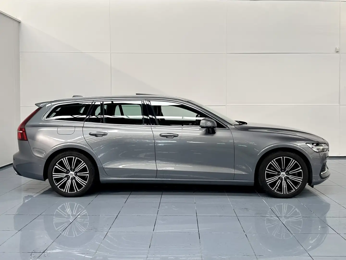 Volvo V60 T6 Twin Inscription Expression AWD Grijs - 2