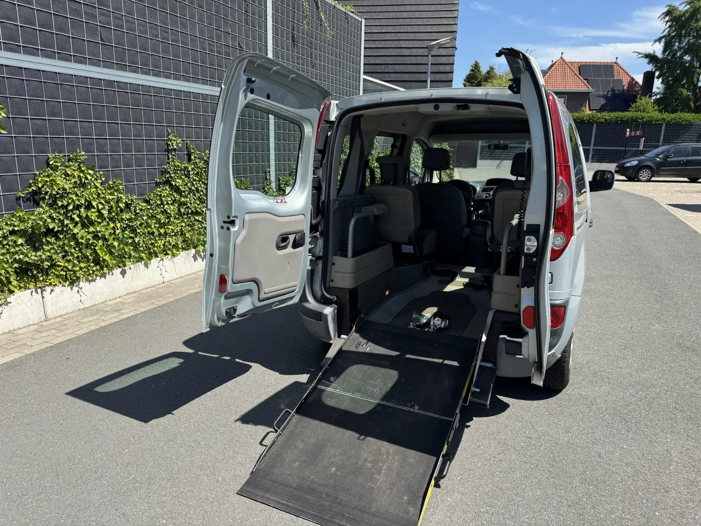 Renault Kangoo Family 1.5 dCi Authentique ROLSTOEL Grijs - 2