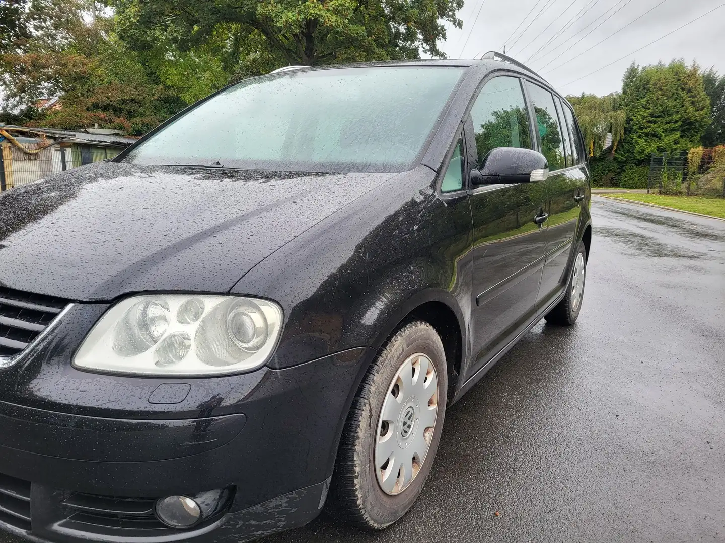 Volkswagen Touran Touran 2.0 FSI Automatik Highline Schwarz - 2