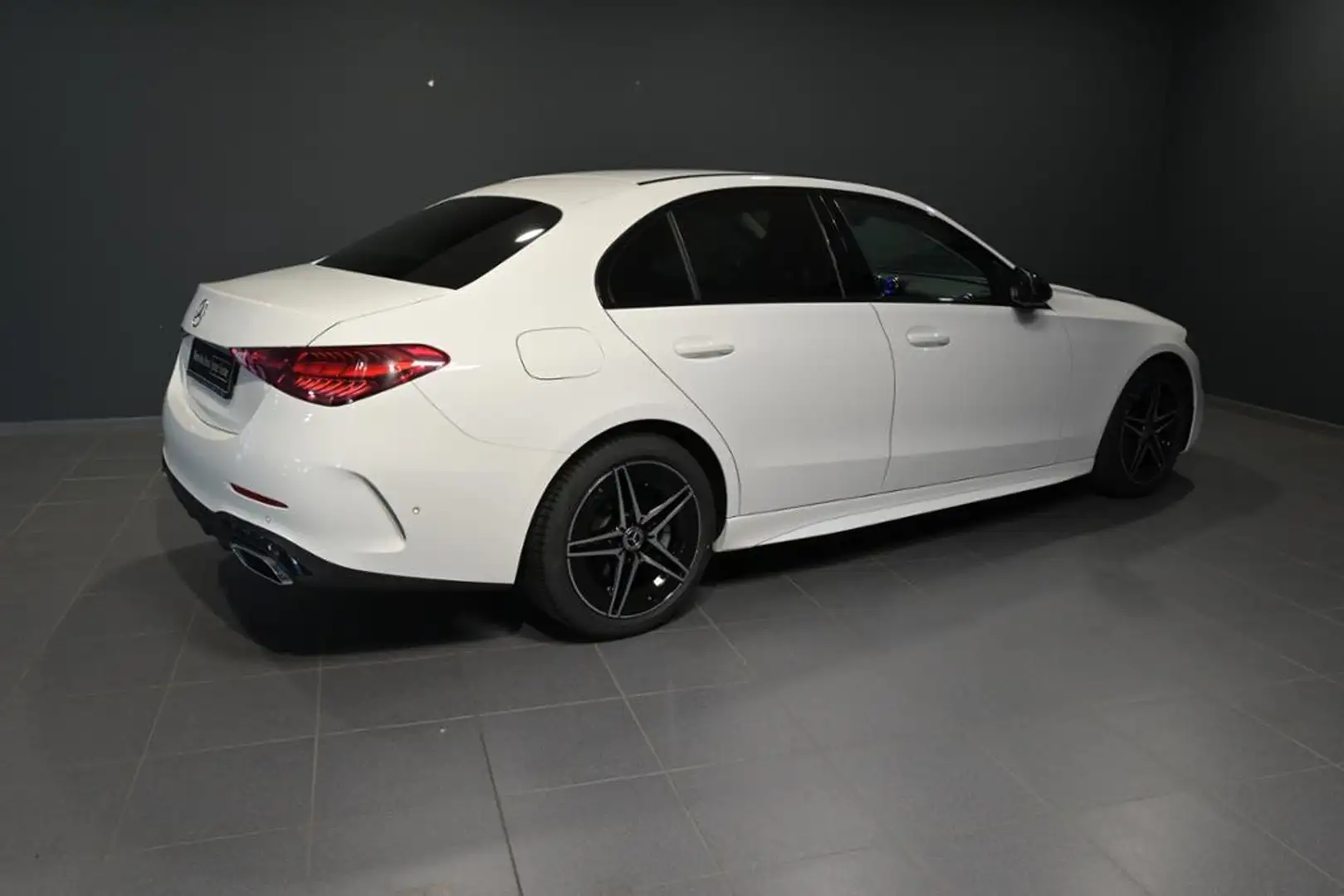 Mercedes-Benz C 180 AMG AMG/KAMERA/NAVI/SHZ Weiß - 2