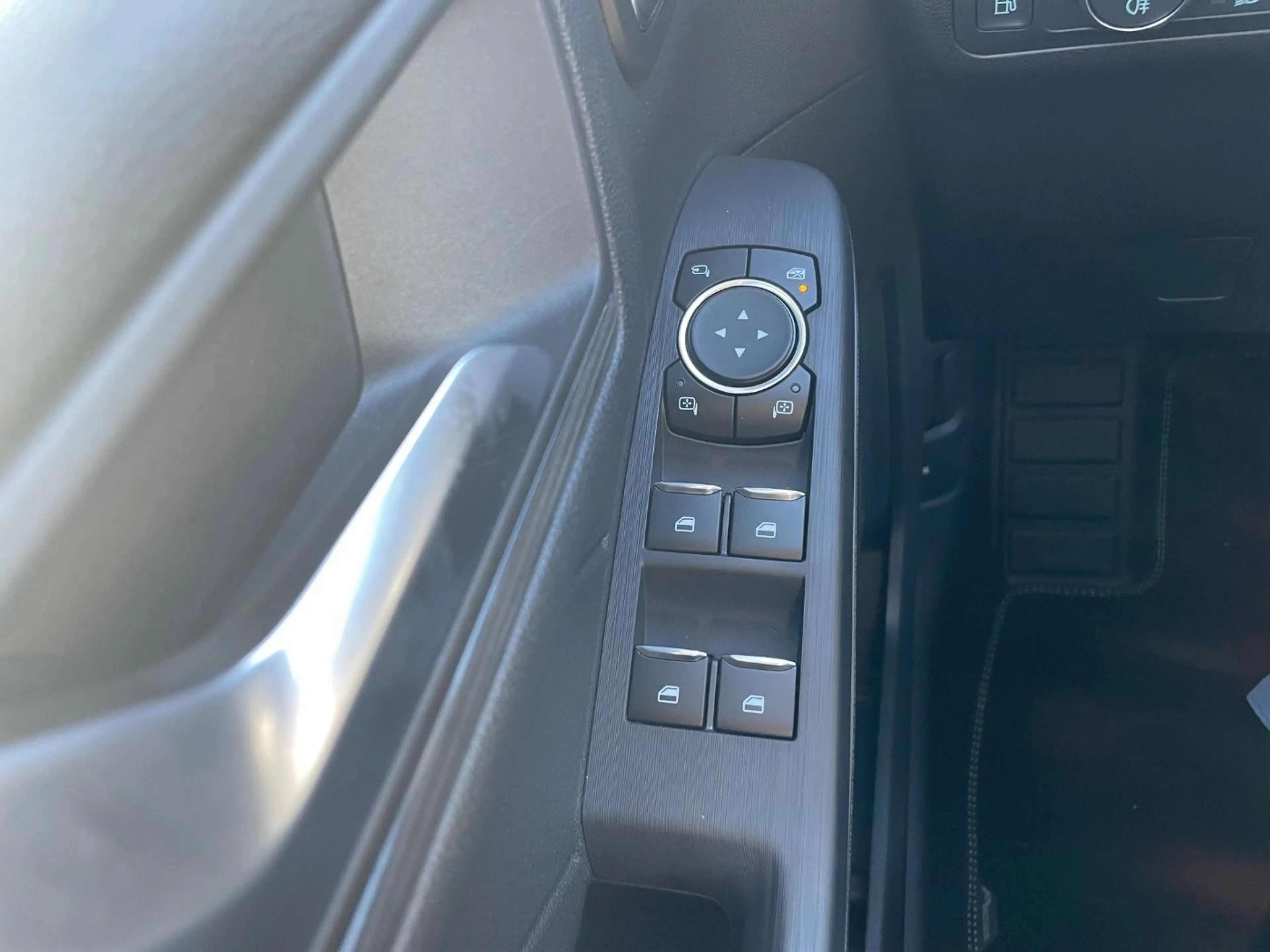 Ford Kuga Active X 2.5 Hybrid AWD PANO*IACC*AHK*360* — photo 24