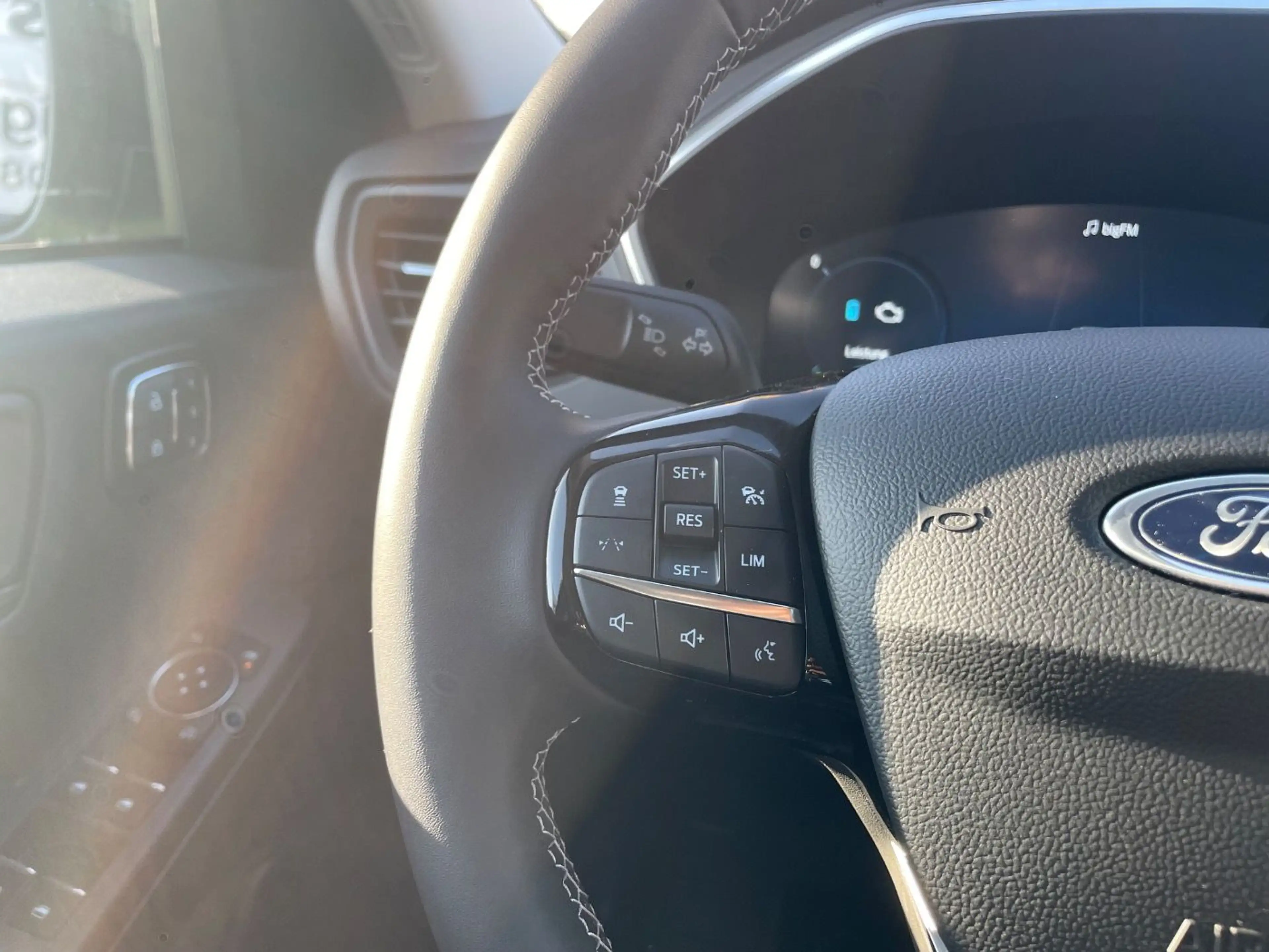 Ford Kuga Active X 2.5 Hybrid AWD PANO*IACC*AHK*360* — photo 22