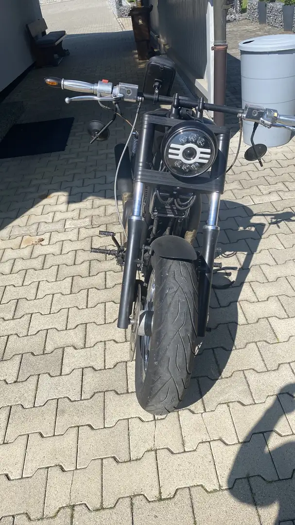 Suzuki VS 1400 Bobber Schwarz - 2