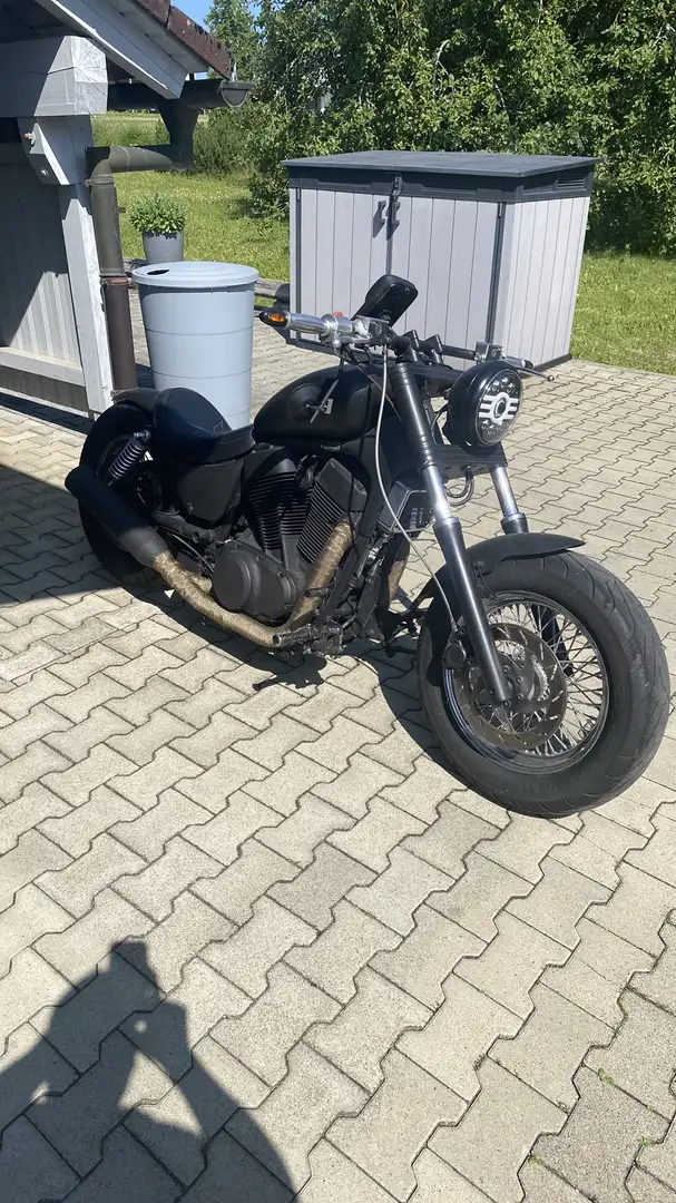 Suzuki VS 1400 Bobber Schwarz - 1
