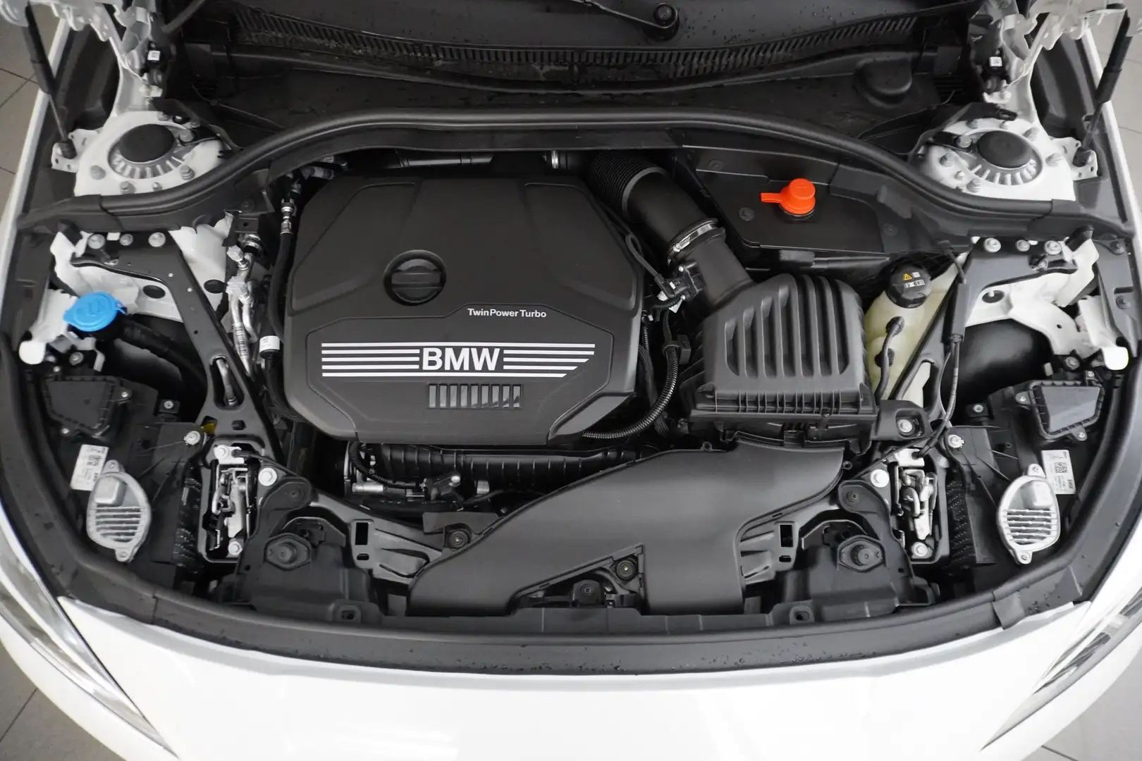 BMW 218 i Gran Coupé Weiß - 2