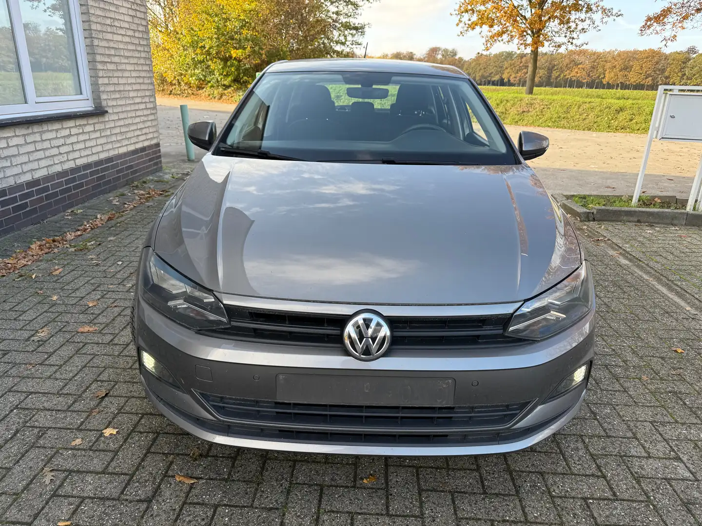 Volkswagen Polo Polo 1.0 i comfortline Grijs - 2