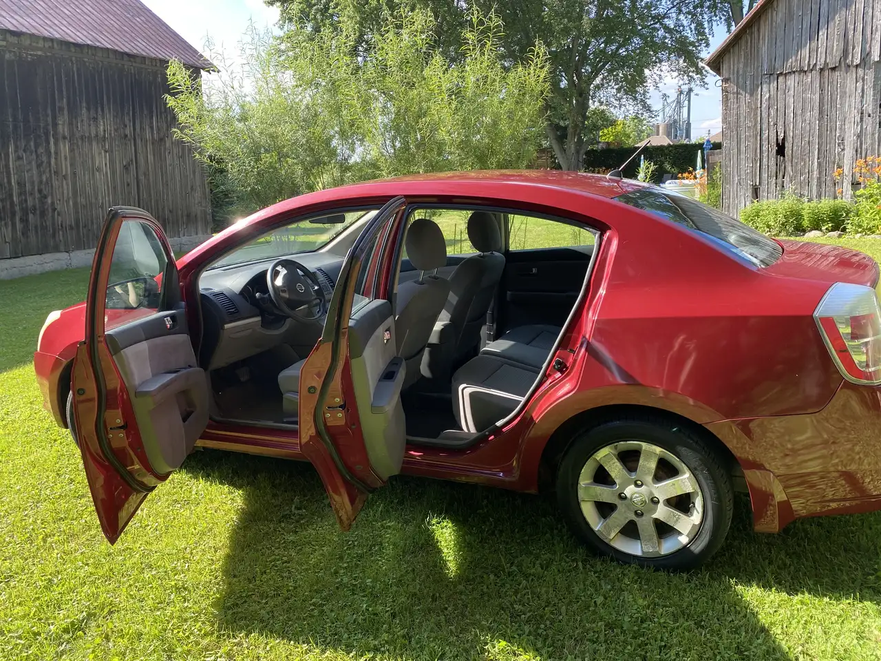 n Sentra снимка n Sentra