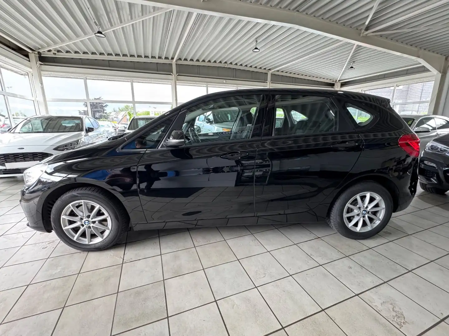 BMW 218 i Active Tourer/1.HD/NAVI/LED/PDC/TEL/ALU Noir - 2