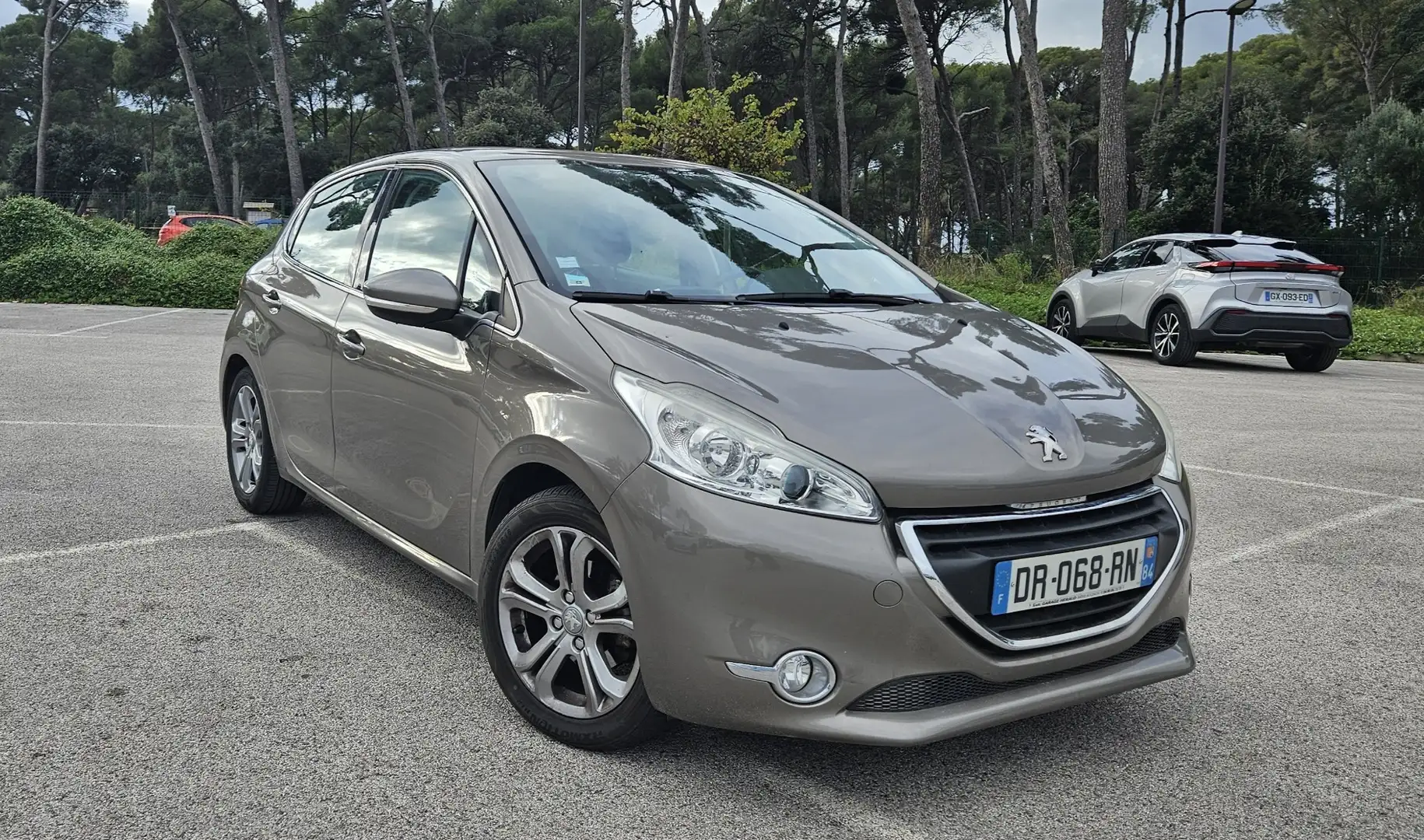 Peugeot 208 1.2 PureTech 82ch BVM5 Allure Bronze - 1