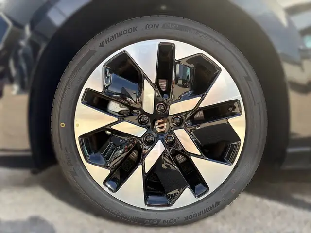 Leapmotor B05 view 4