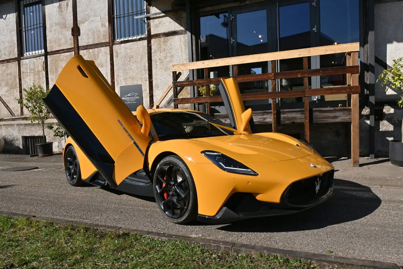 Maserati MC20 /Außen-Carbon Paket/Lift/Sonos/Sonderleasing Gelb - 1