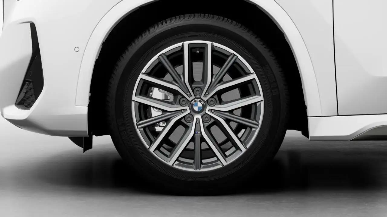 BMW X1 снимка BMW X1