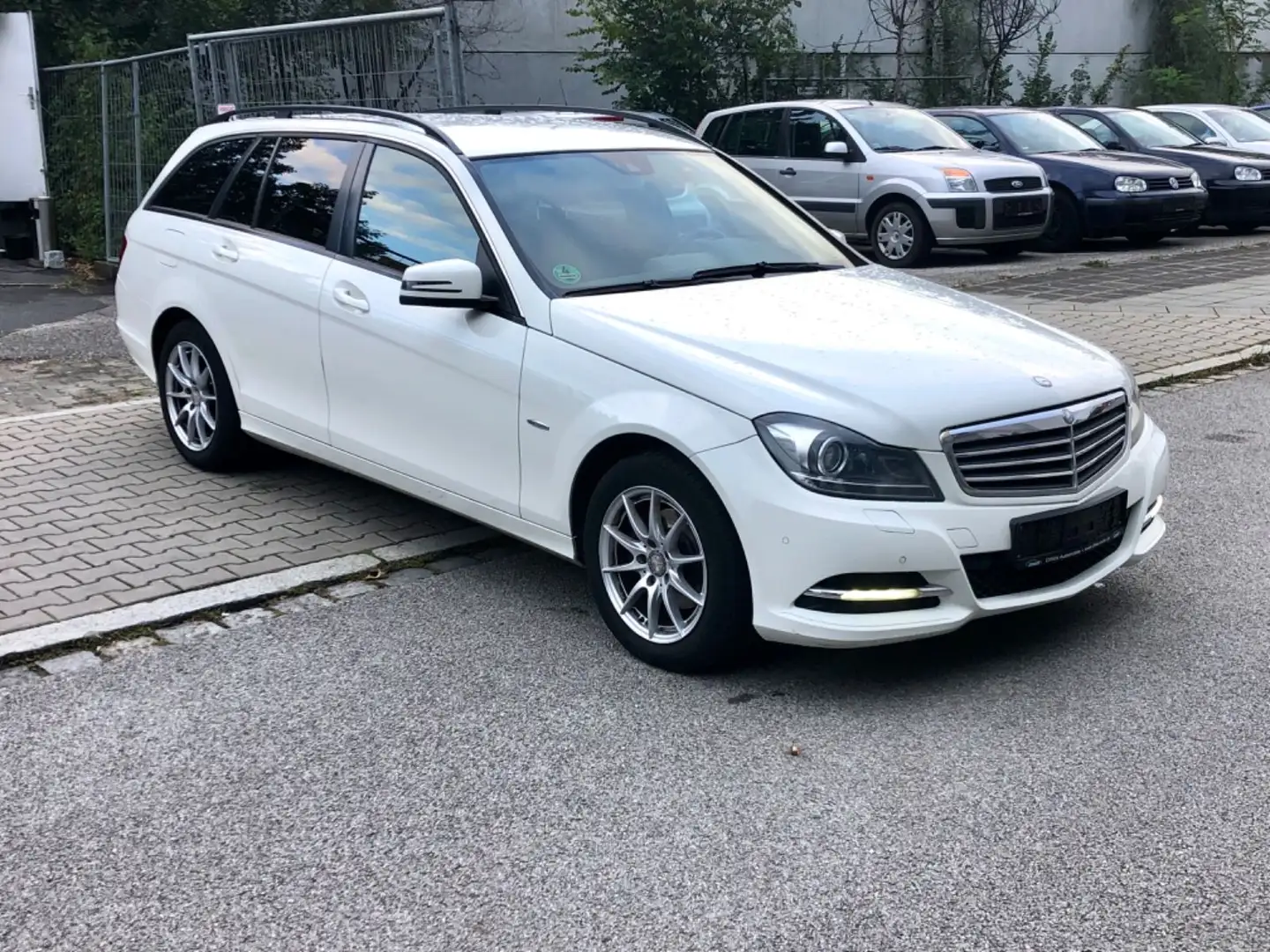 Mercedes-Benz C 200 T CDI BlueEfficiency Xenon, Comand, PDC, Weiß - 1