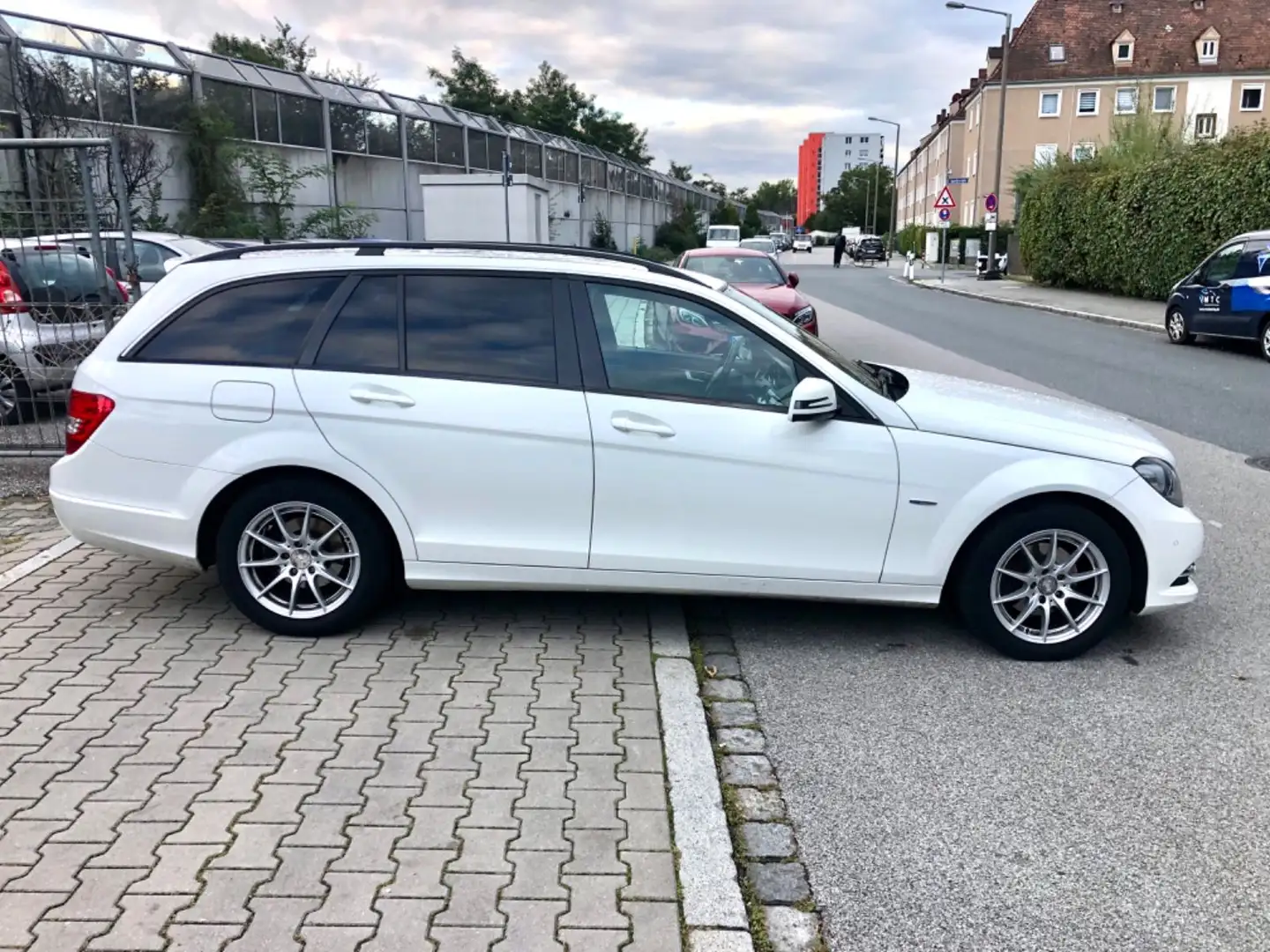 Mercedes-Benz C 200 T CDI BlueEfficiency Xenon, Comand, PDC, Weiß - 2