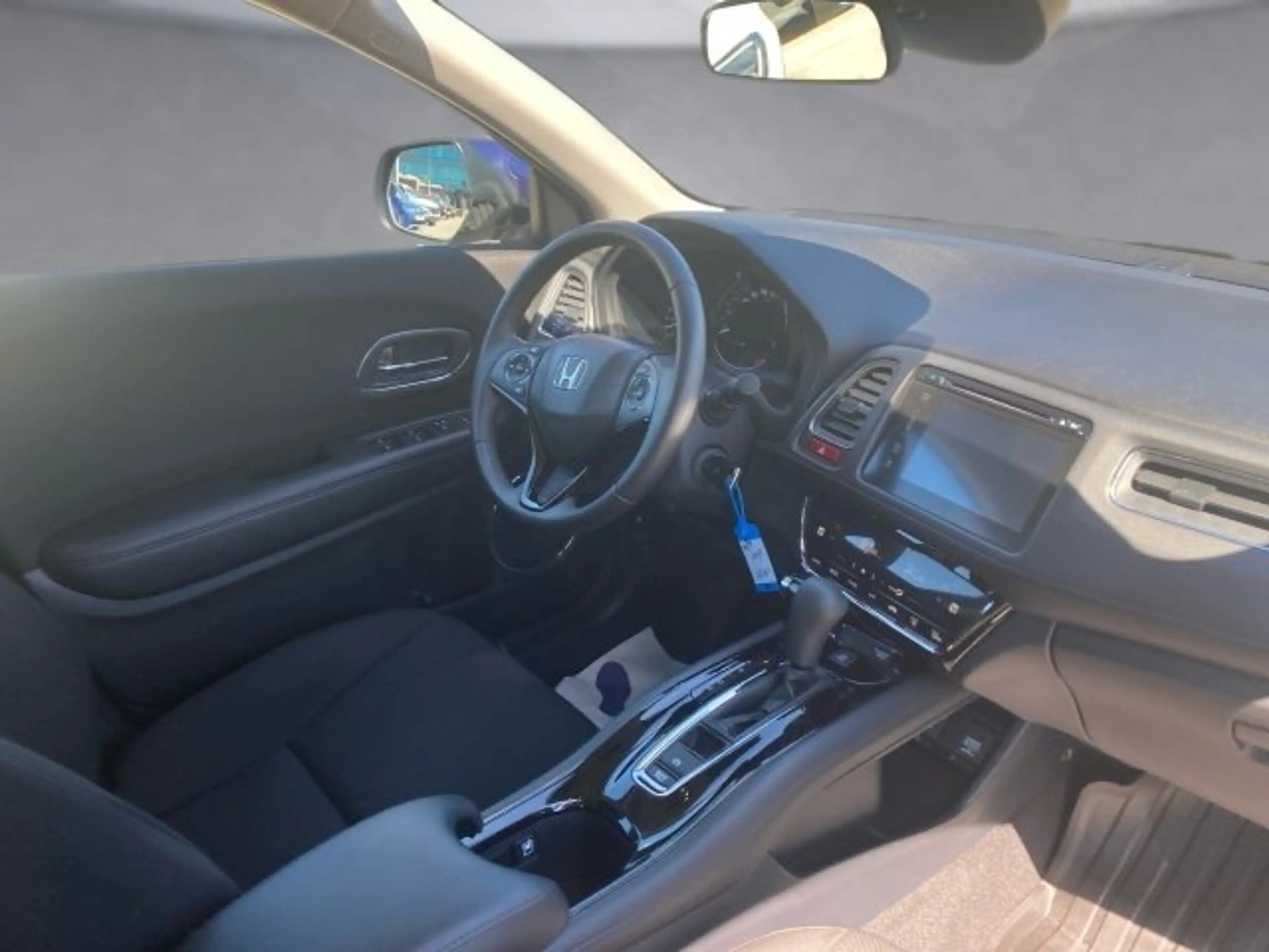 Honda HR-V 1,5 i-VTEC Eleg — photo 11