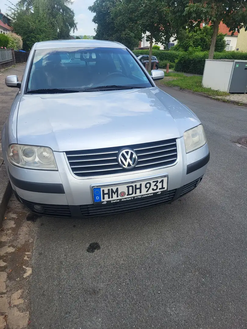 Volkswagen Passat 1.6 Comfortline - 1