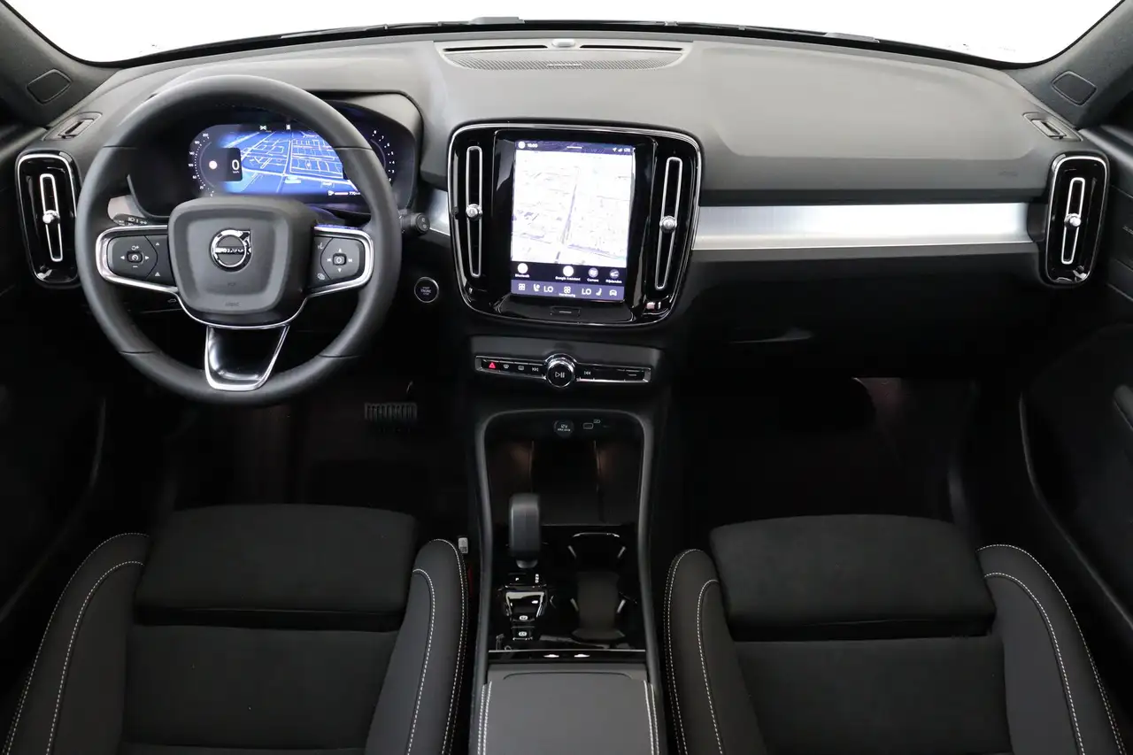 Volvo XC40 2026