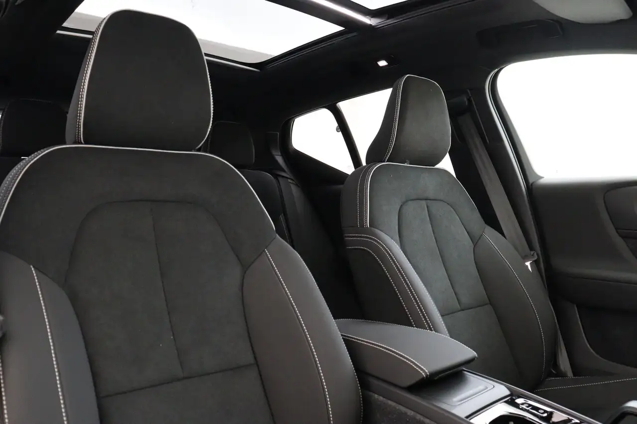 Volvo XC40 2026 — фото 12