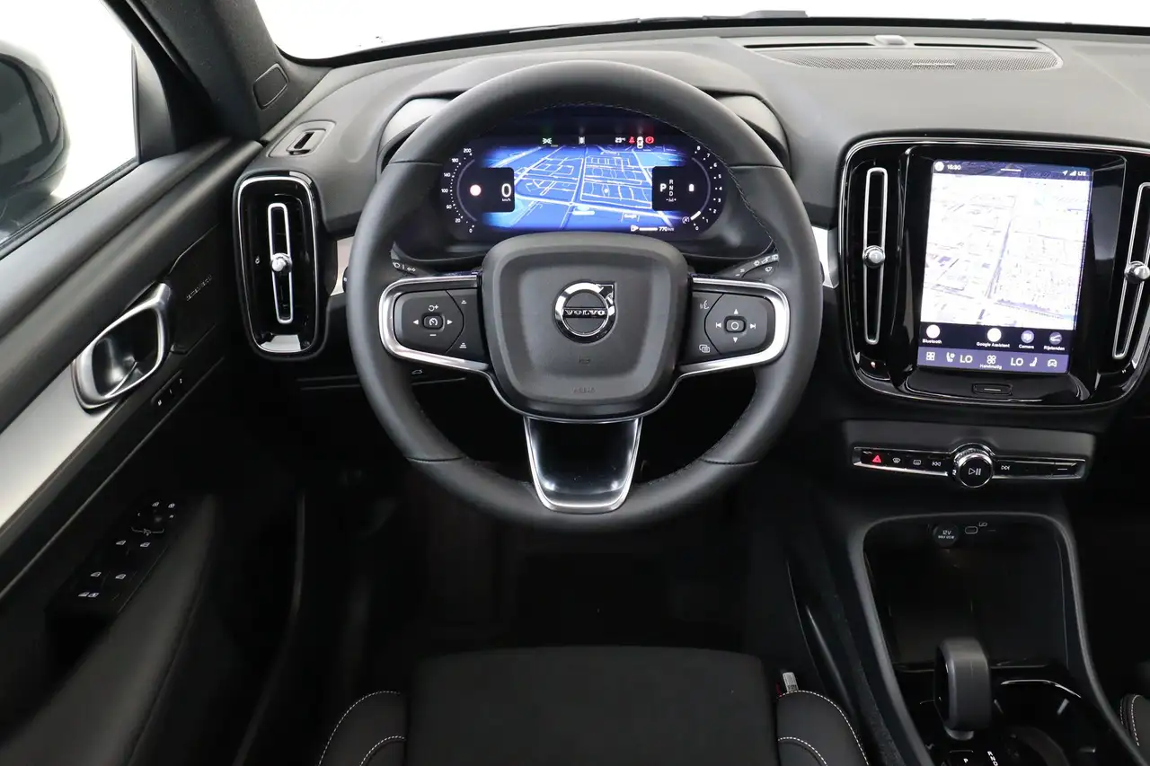 Volvo XC40 2026