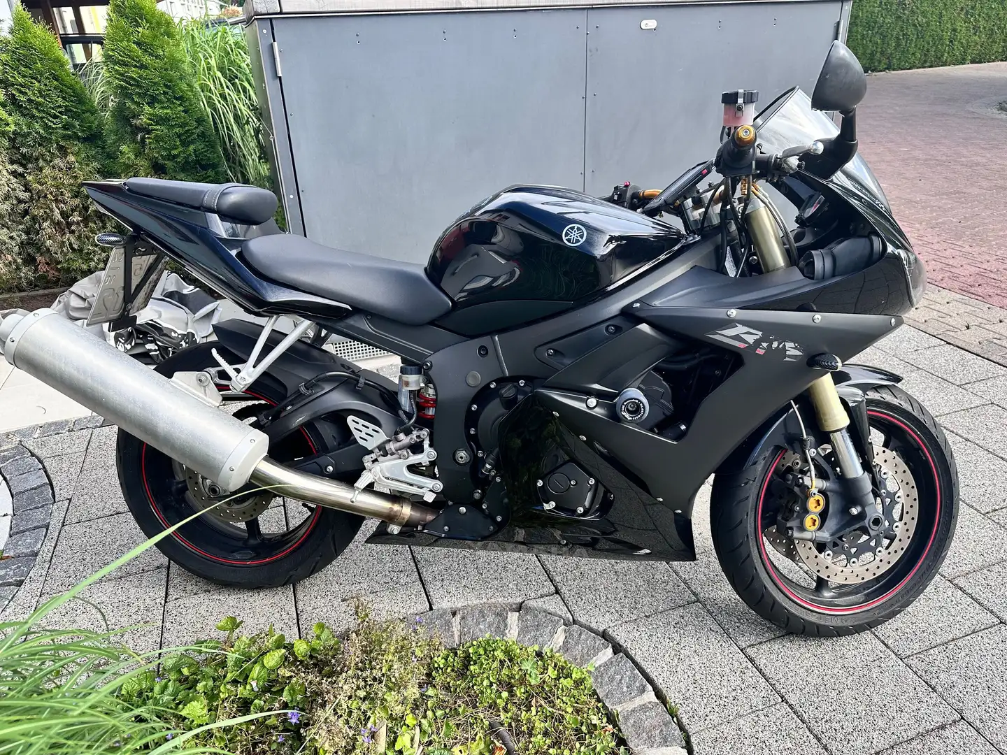 Yamaha YZF-R6 Schwarz - 1