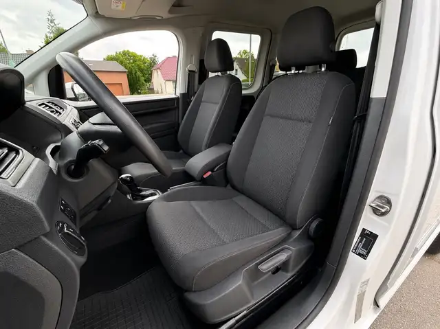 Volkswagen Caddy view 9