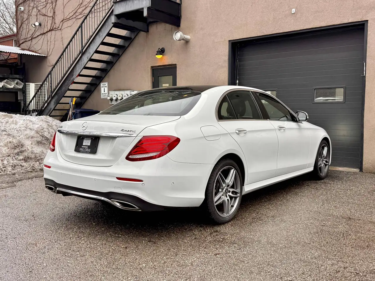Mercedes-Benz E-Class fotografie Mercedes-Benz E-Class