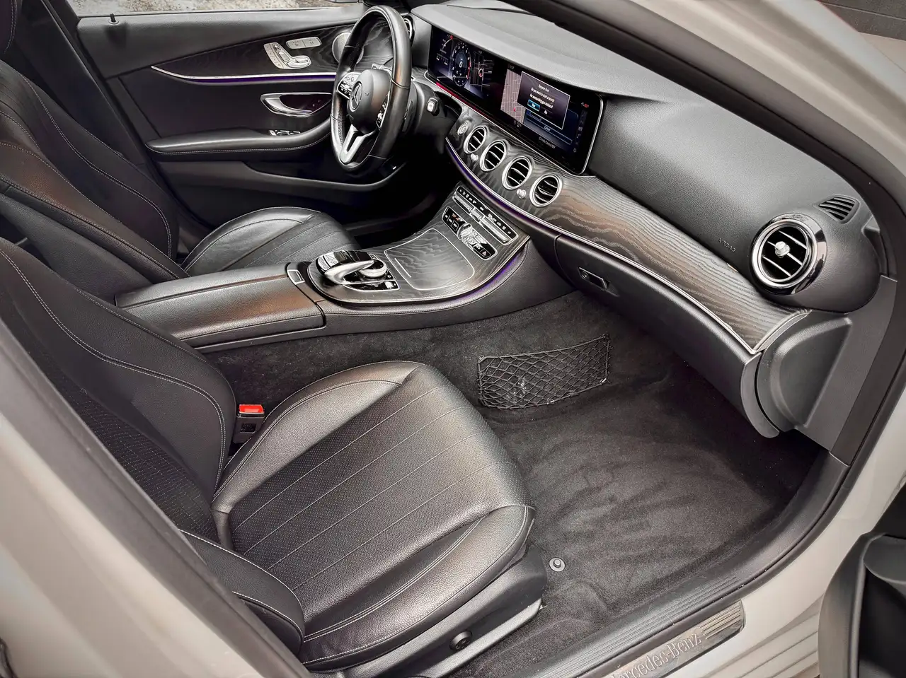 Mercedes-Benz E-Class fotografie Mercedes-Benz E-Class
