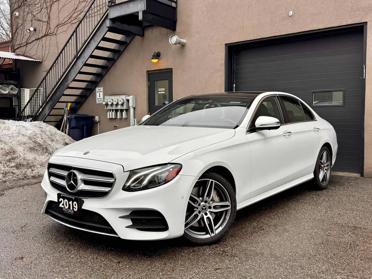 Mercedes-Benz E-Class fotografie Mercedes-Benz E-Class