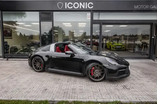 Porsche 992 main image