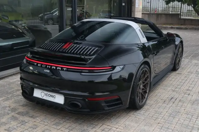 Porsche 992 view 8