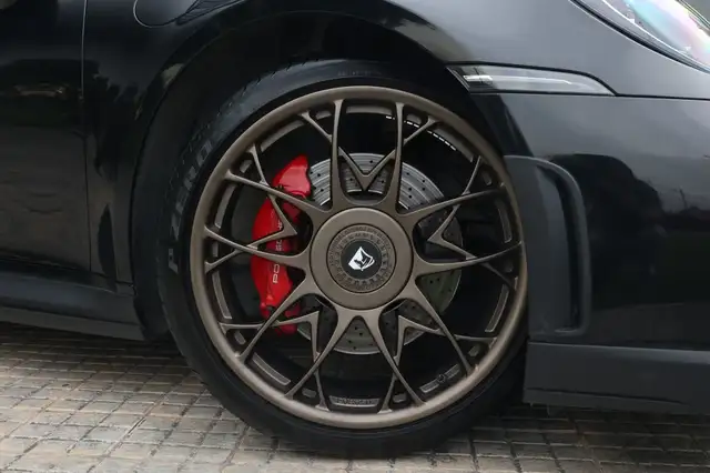 Porsche 992 view 4
