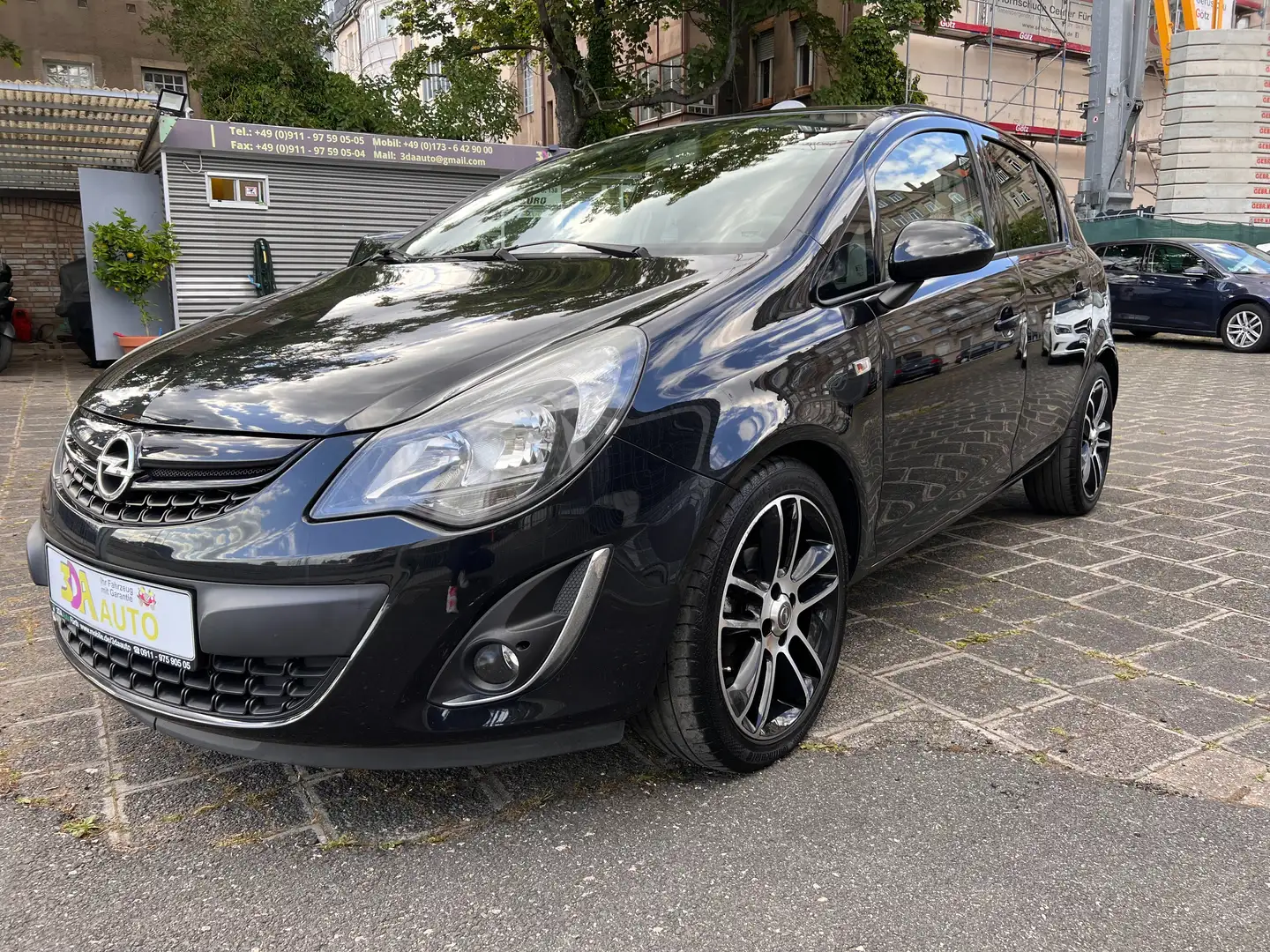 Opel Corsa D 1.4 Color Edition Klima SHZ Zwart - 2