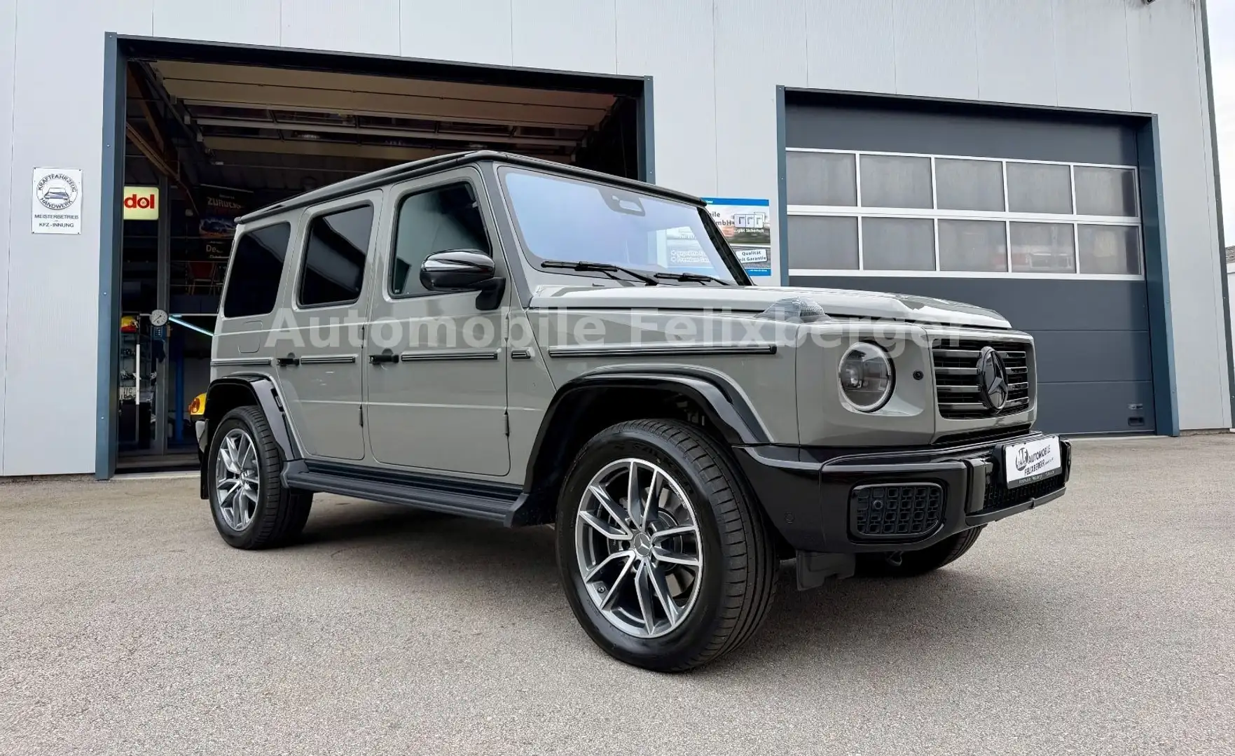 Mercedes-Benz G 450 d NEW Modell AMG Exclusive Night I II Manuf Grau - 2