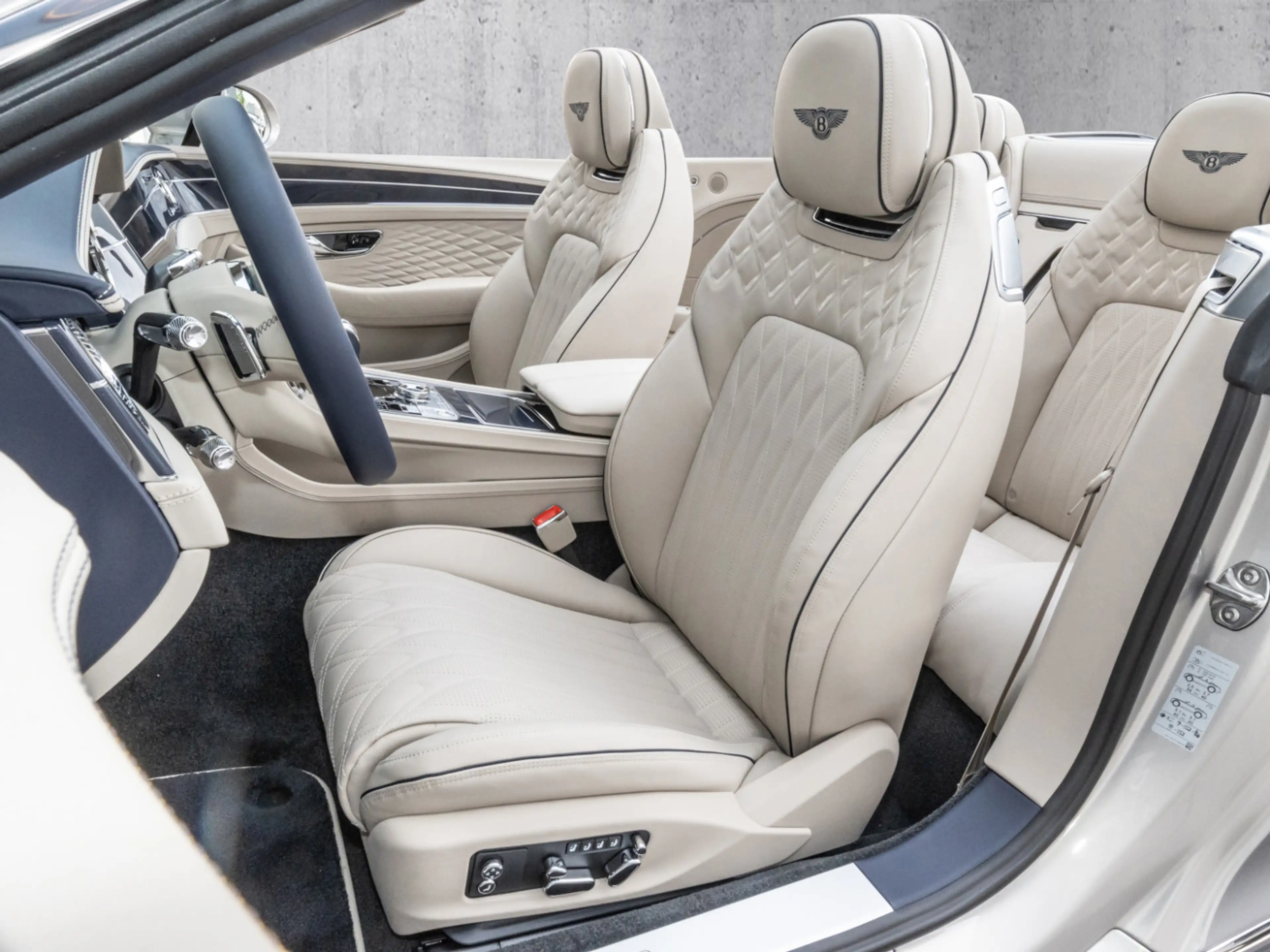 Bentley Continental GTC Azure Bright Chrome Diamond Knurling — photo 8