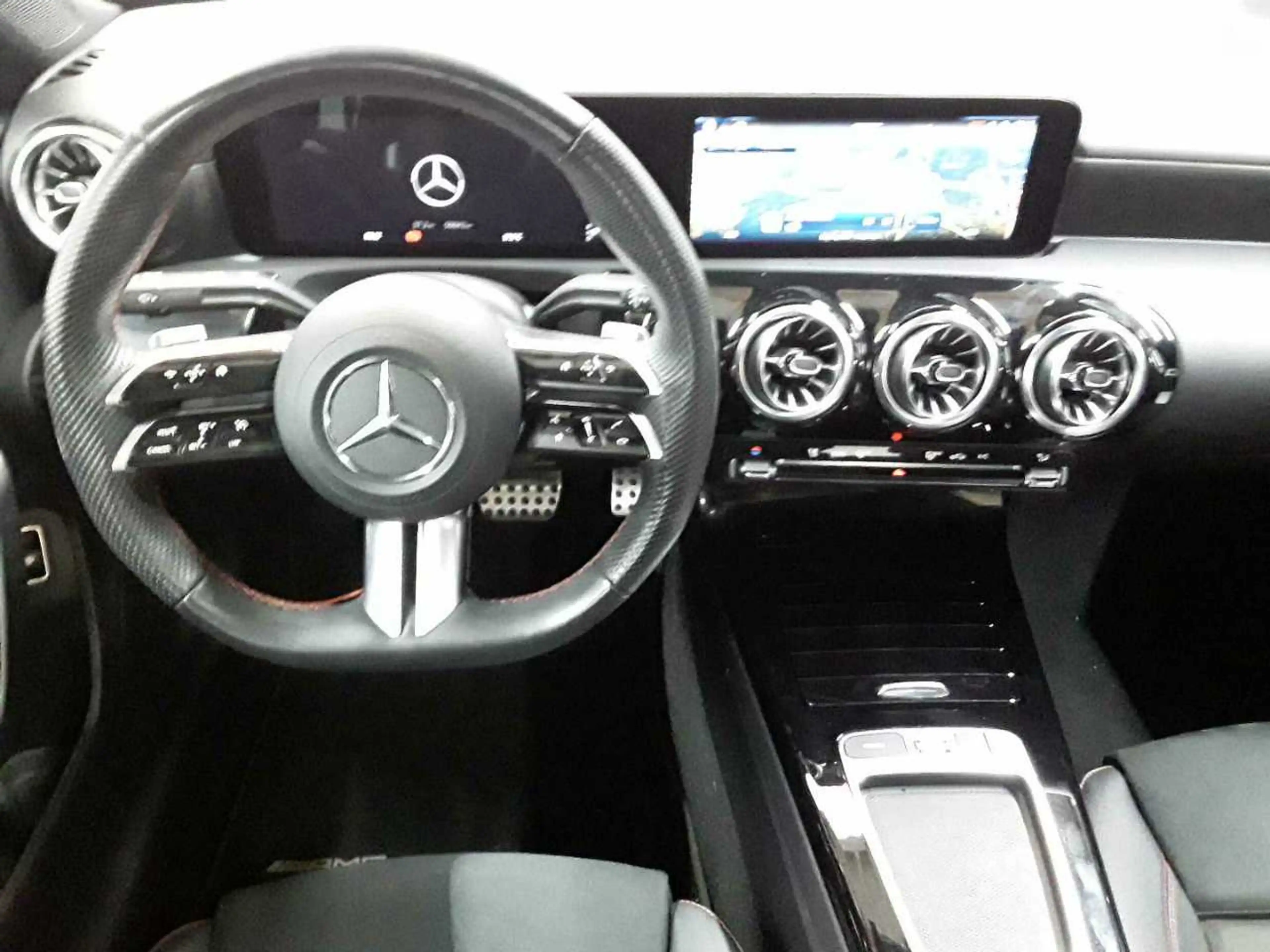 Mercedes-Benz A 200 A 200 7G Lim- AMG Advanced+ AHK Pano — photo 10