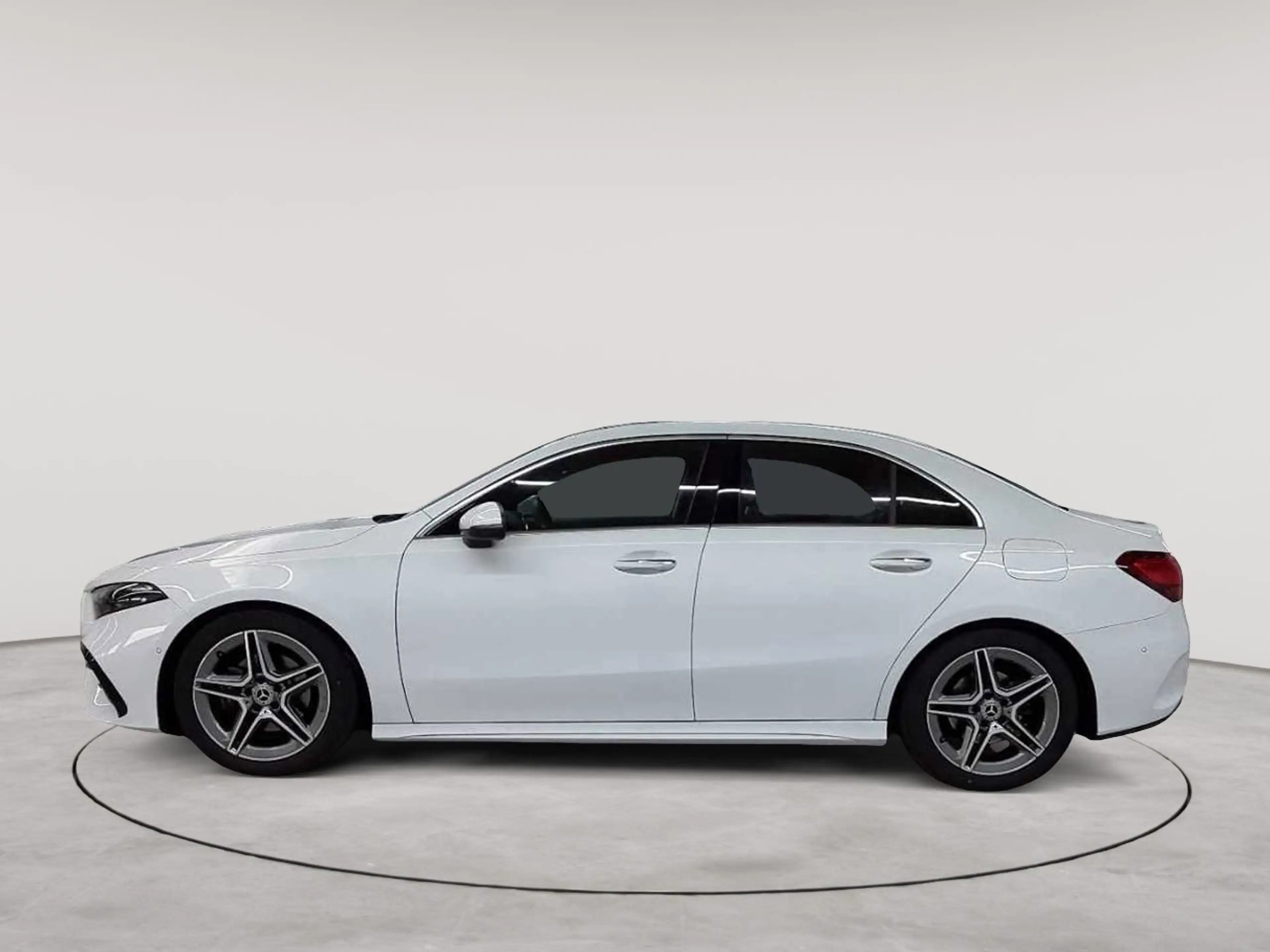 Mercedes-Benz A 200 A 200 7G Lim- AMG Advanced+ AHK Pano — photo 6