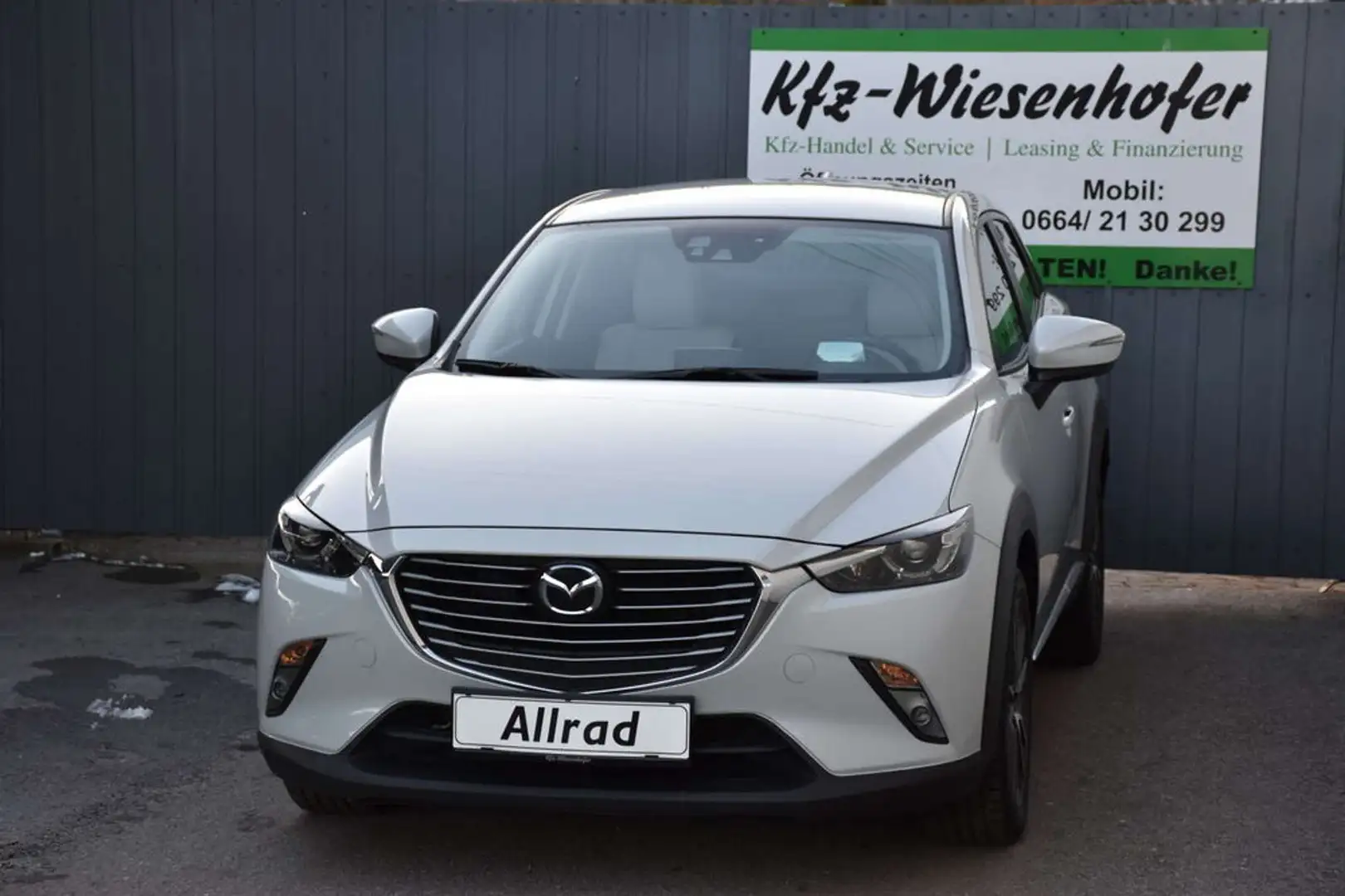Mazda CX-3 Revolution Top AWD Sports-line Grau - 2