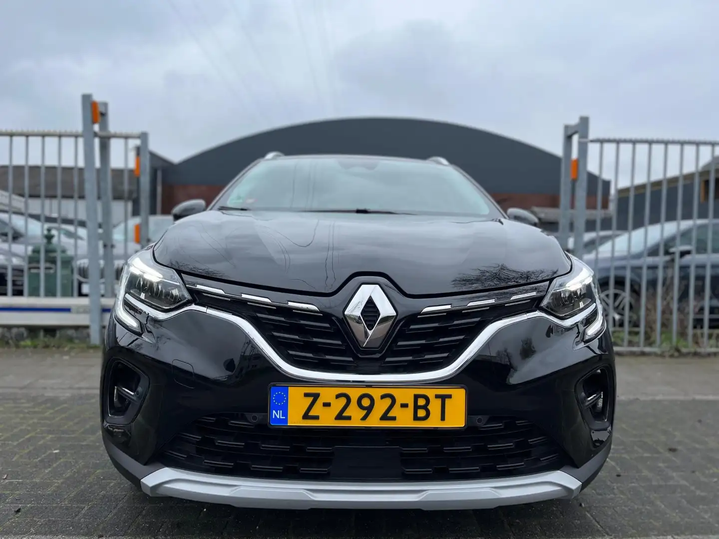 Renault Captur 1.3 TCe 130 Intens | LED | navi | camera |17” | Zwart - 2