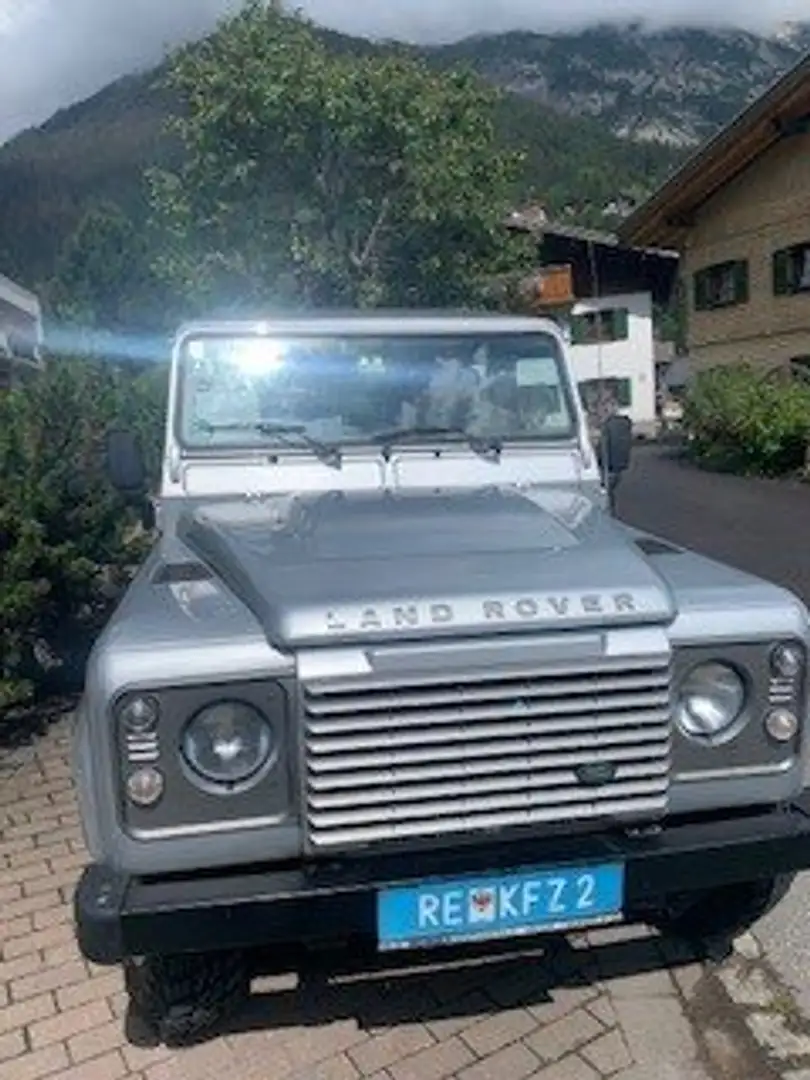Land Rover Defender Defender 90" Station Wagon E 2,2 E Silber - 2