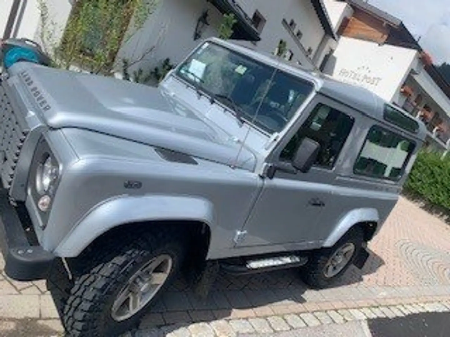 Land Rover Defender Defender 90" Station Wagon E 2,2 E Argintiu - 1