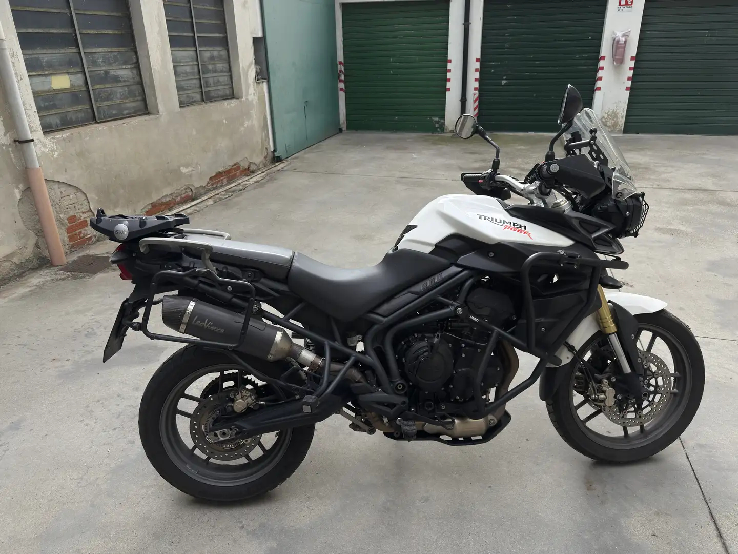 Triumph Tiger 800 abs - 1