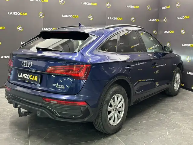 Audi Q5 view 4