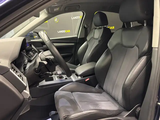 Audi Q5 view 12