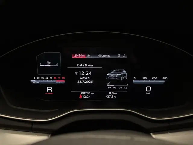Audi Q5 view 10